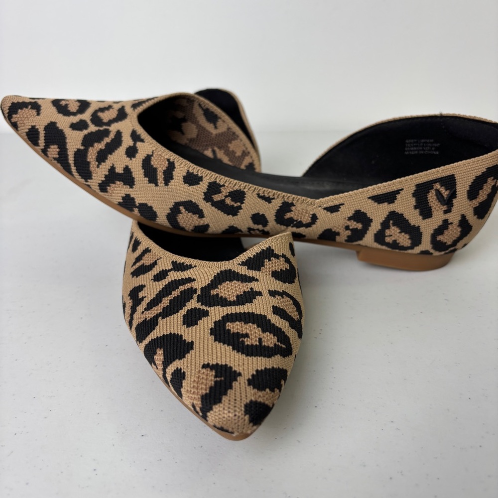Vivaia Amelia Pointed Toe D’Orsay Flats